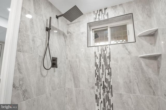 325 OGLETHORPE ST NW, Washington, DC 20011