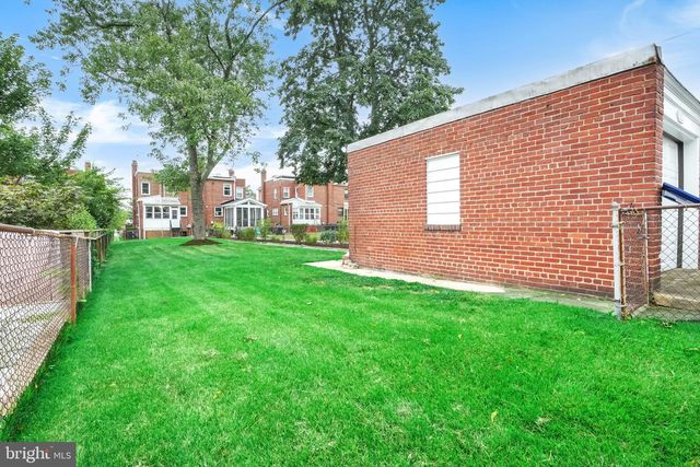 325 OGLETHORPE ST NW, Washington, DC 20011