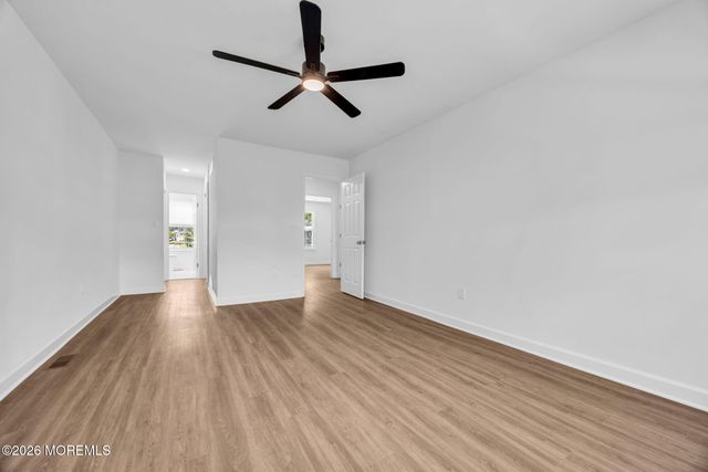 86 Holly Drive, Eatontown, NJ 07724