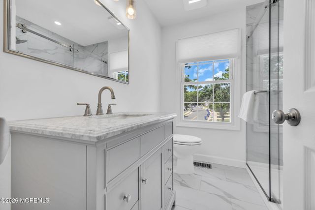 86 Holly Drive, Eatontown, NJ 07724