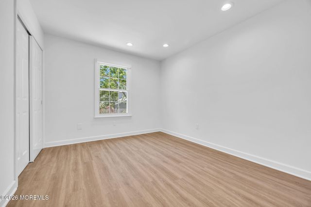 86 Holly Drive, Eatontown, NJ 07724