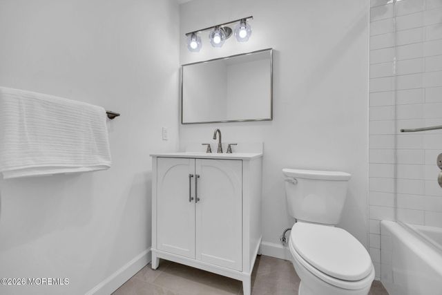 86 Holly Drive, Eatontown, NJ 07724