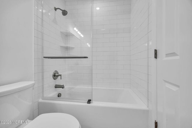 86 Holly Drive, Eatontown, NJ 07724
