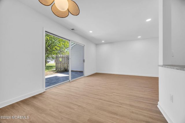 86 Holly Drive, Eatontown, NJ 07724