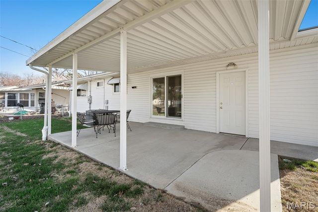 2605 Kelsey Lane, St Charles, MO 63301