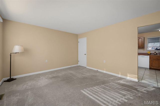 2605 Kelsey Lane, St Charles, MO 63301