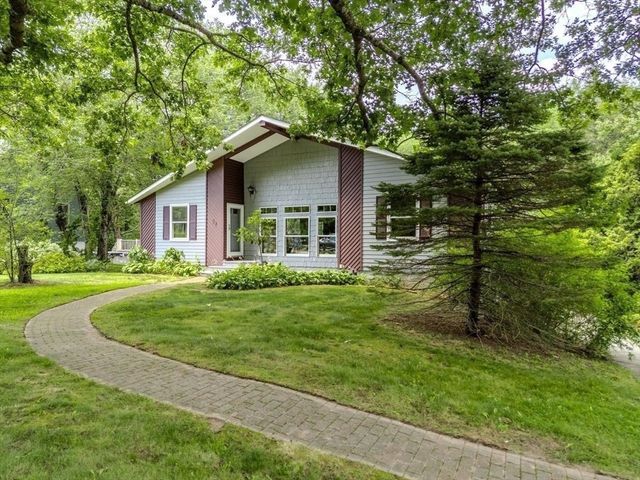53 Cudworth Road, Webster, MA 01570