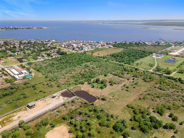 2360 Avenue L, San Leon, TX 77539