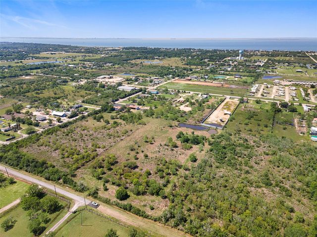 2360 Avenue L, San Leon, TX 77539