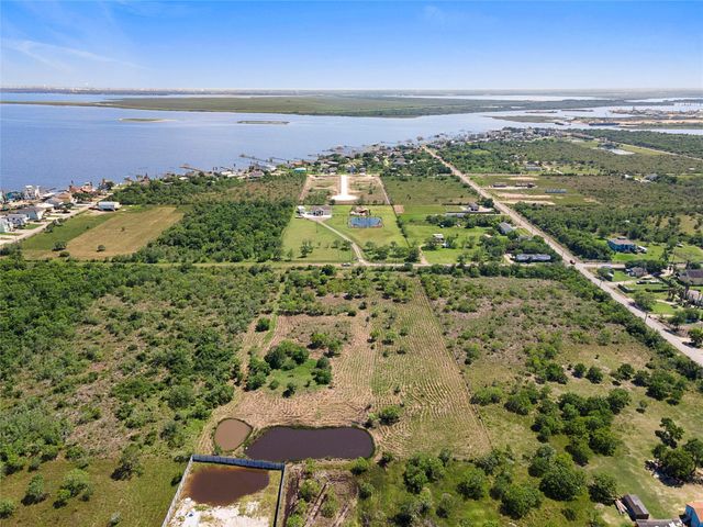 2360 Avenue L, San Leon, TX 77539