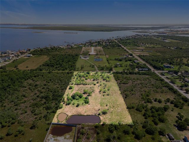 2360 Avenue L, San Leon, TX 77539