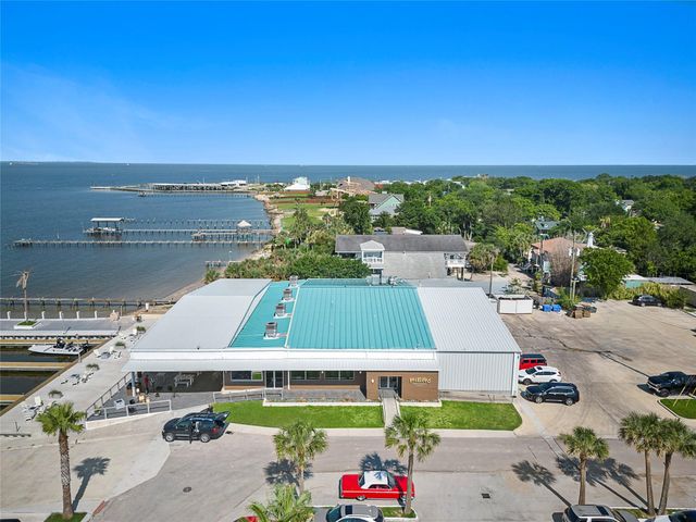 2360 Avenue L, San Leon, TX 77539