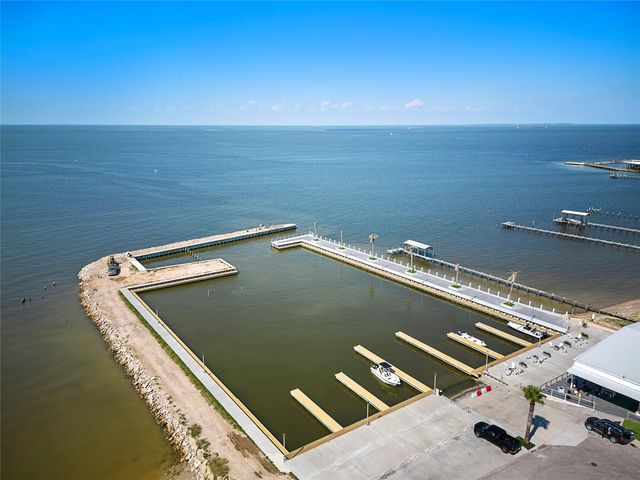 2360 Avenue L, San Leon, TX 77539
