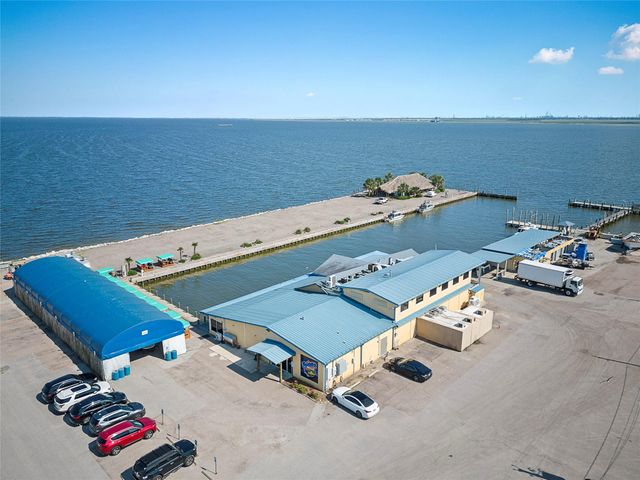 2360 Avenue L, San Leon, TX 77539