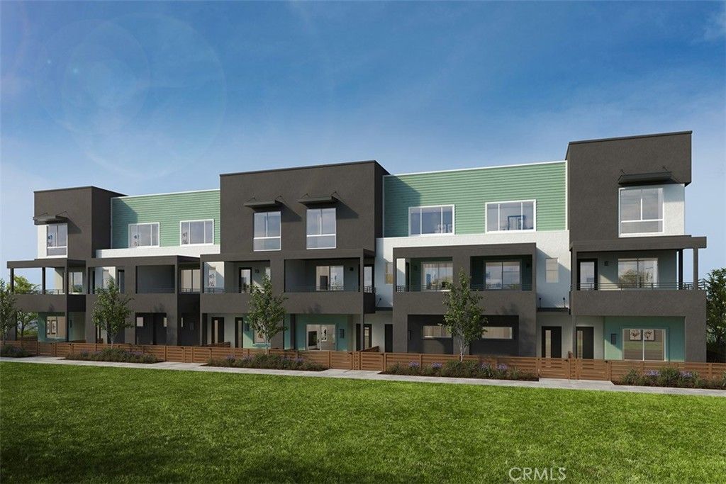 Image 9 of property listing at 105 Chaparral, Tustin, CA 92780