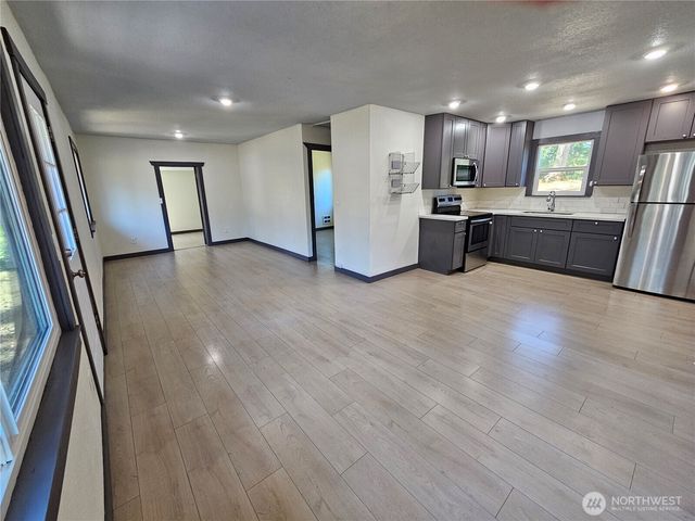 19420 E 5th Avenue, Spanaway, WA 98387