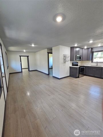 19420 E 5th Avenue, Spanaway, WA 98387