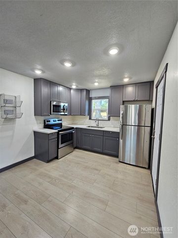 19420 E 5th Avenue, Spanaway, WA 98387