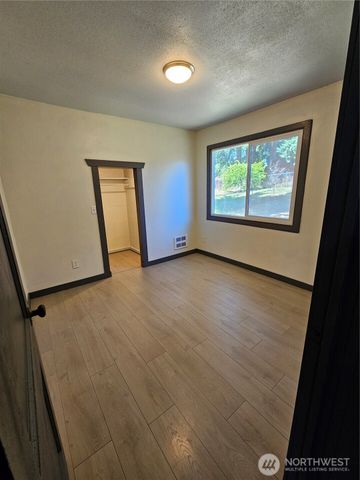 19420 E 5th Avenue, Spanaway, WA 98387