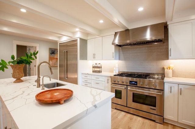 13945 Vista Regina, Saratoga, CA 95070