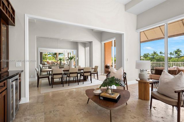 10 Edgewater Dr Lanai South, Coral Gables, FL 33133