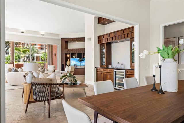 10 Edgewater Dr Lanai South, Coral Gables, FL 33133