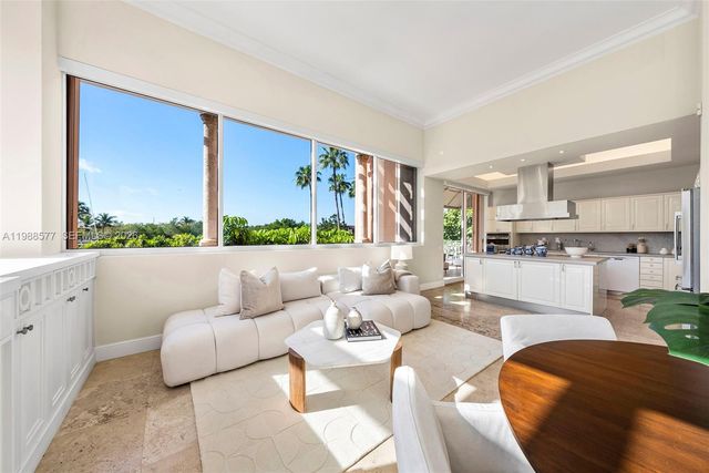 10 Edgewater Dr Lanai South, Coral Gables, FL 33133