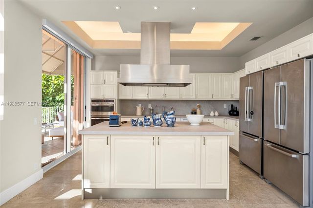 10 Edgewater Dr Lanai South, Coral Gables, FL 33133