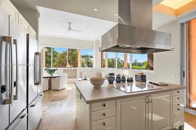 10 Edgewater Dr Lanai South, Coral Gables, FL 33133