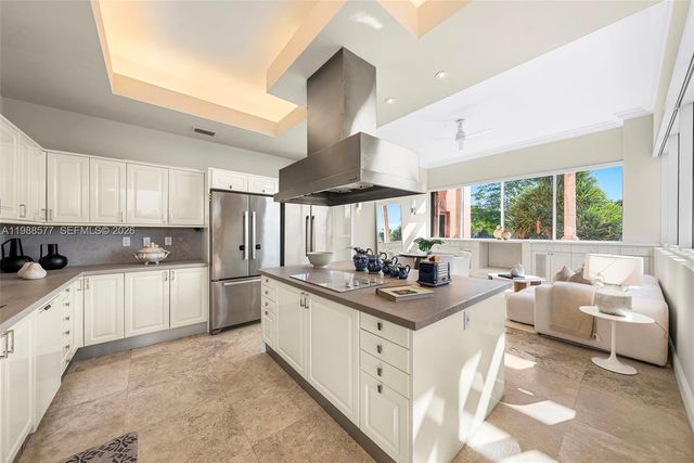 10 Edgewater Dr Lanai South, Coral Gables, FL 33133