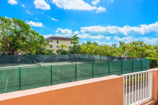 10 Edgewater Dr Lanai South, Coral Gables, FL 33133