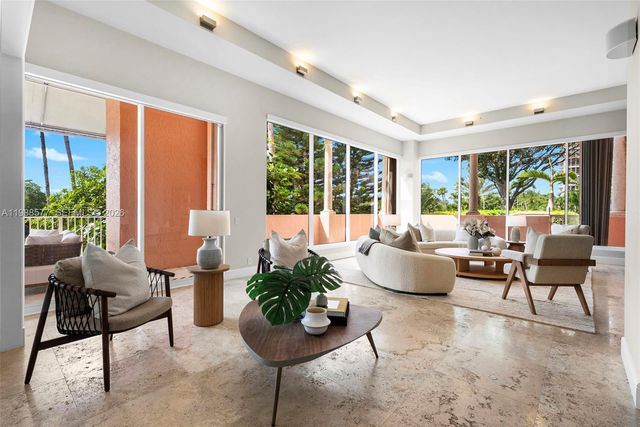 10 Edgewater Dr Lanai South, Coral Gables, FL 33133