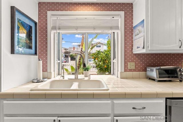 7303 Eads Ave, La Jolla, CA 92037