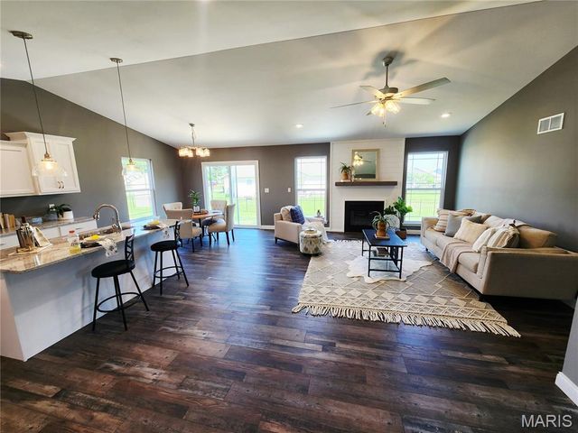 841 Topaz Court, Mascoutah, IL 62258