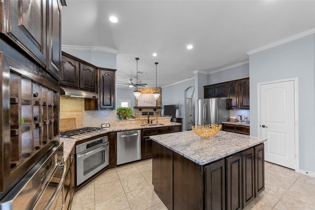 1121 Seclusion Cove Drive, Mckinney, TX 75072