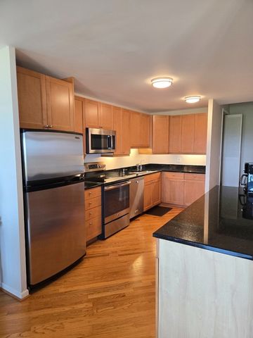 5733 N SHERIDAN Road 6C, Chicago, IL 60660