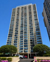 5733 N SHERIDAN Road 6C, Chicago, IL 60660