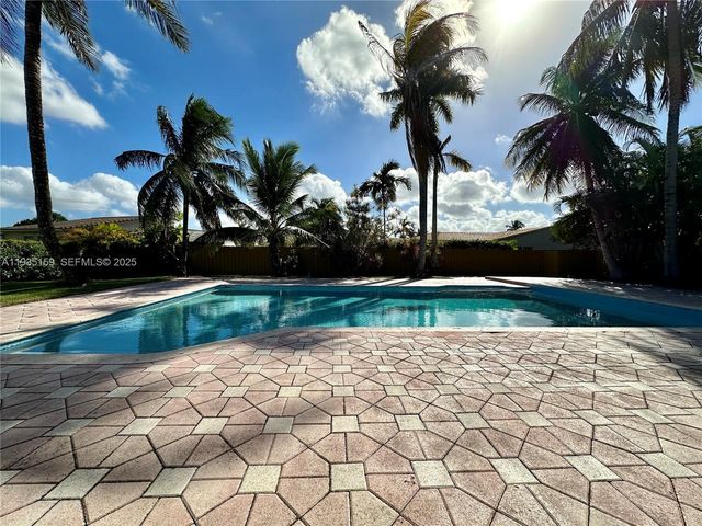 12250 SW 2nd St, Miami, FL 33184