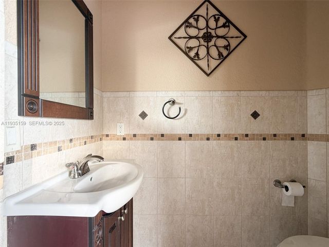 12250 SW 2nd St, Miami, FL 33184