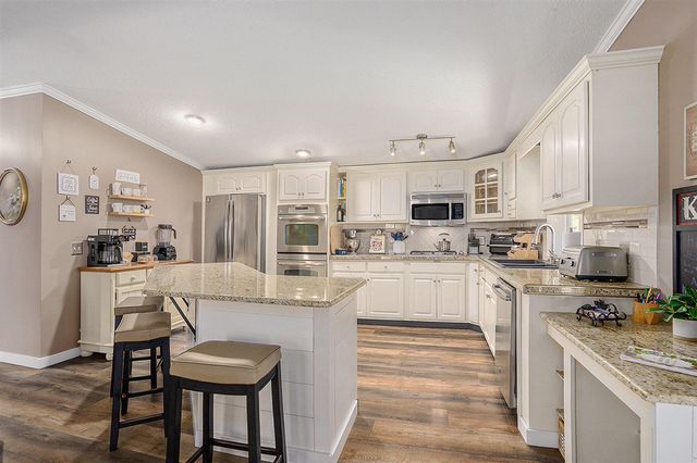 46270 Leedy Point Road, Bloomingdale, MI 49026