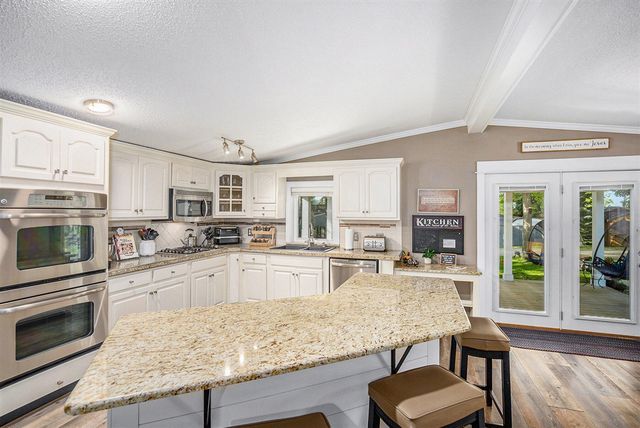 46270 Leedy Point Road, Bloomingdale, MI 49026