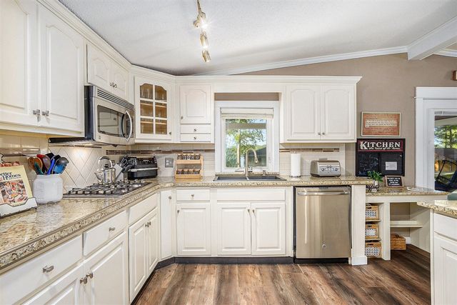 46270 Leedy Point Road, Bloomingdale, MI 49026