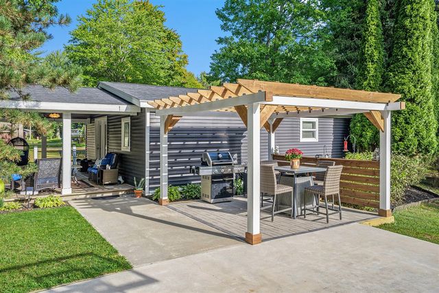 46270 Leedy Point Road, Bloomingdale, MI 49026