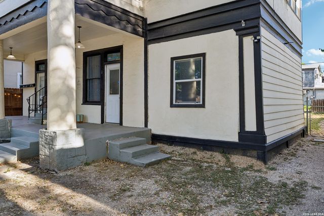 1025 W Craig Pl Apt 1, San Antonio, TX 78201