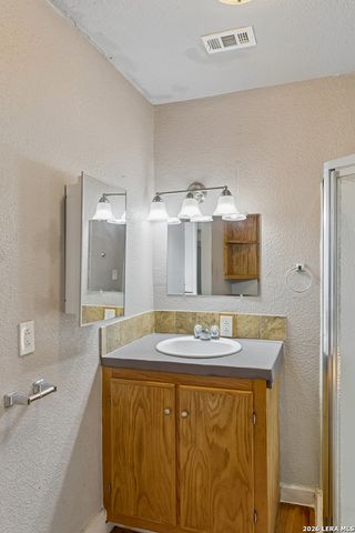 1025 W Craig Pl Apt 1, San Antonio, TX 78201