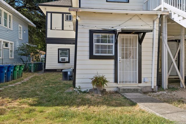 1025 W Craig Pl Apt 1, San Antonio, TX 78201