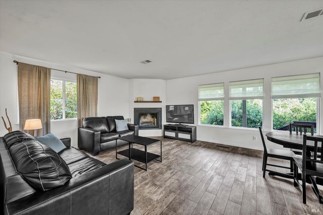 18528 N Shore Dr, Hidden Valley Lake, CA 95467