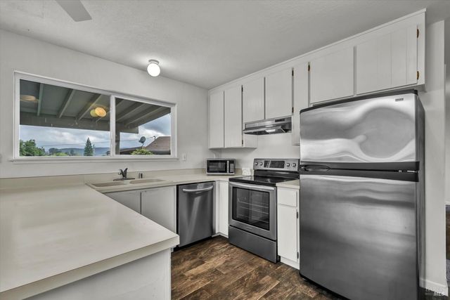 18528 N Shore Dr, Hidden Valley Lake, CA 95467
