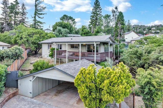 18528 N Shore Dr, Hidden Valley Lake, CA 95467