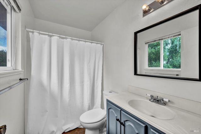 18528 N Shore Dr, Hidden Valley Lake, CA 95467